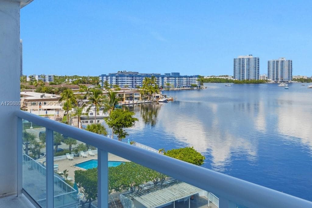 STRATFORD HOUSE CONDO · #607 in North Miami Beach - Photo 9