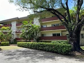 VILLA CAPRI CONDO · #212 in Coral Gables - Photo 2