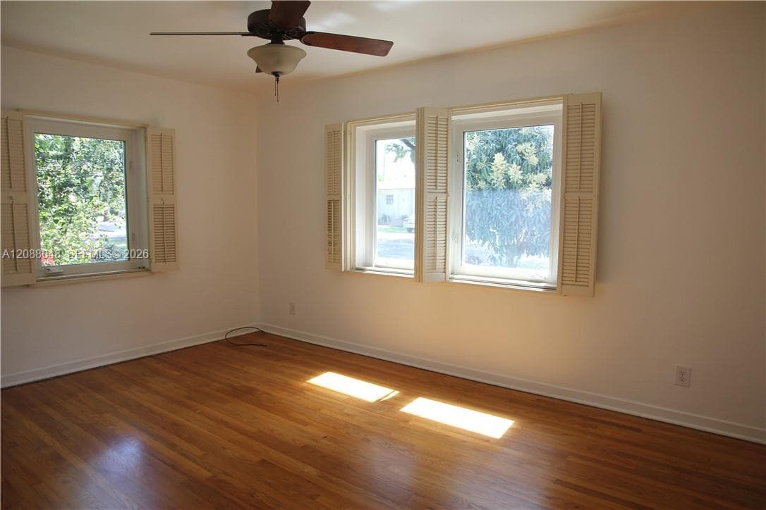 335 Candia Ave photo 2