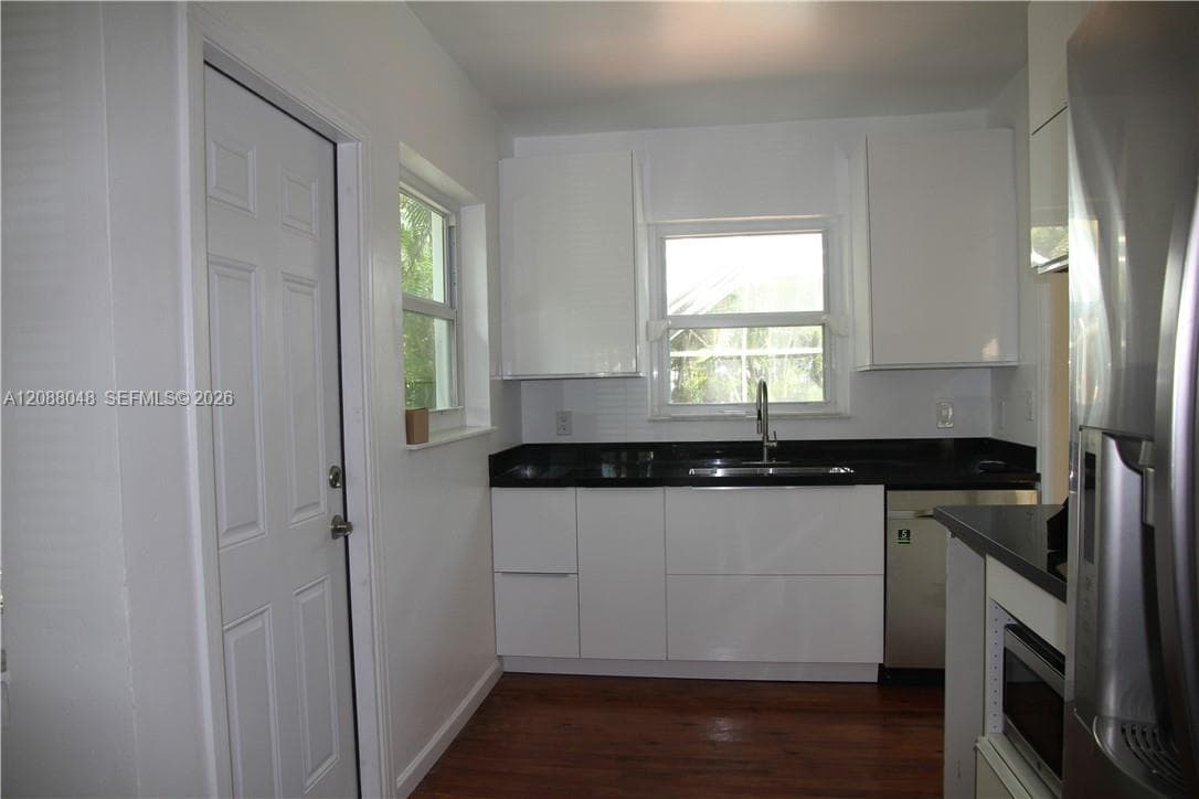 335 Candia Ave photo 13