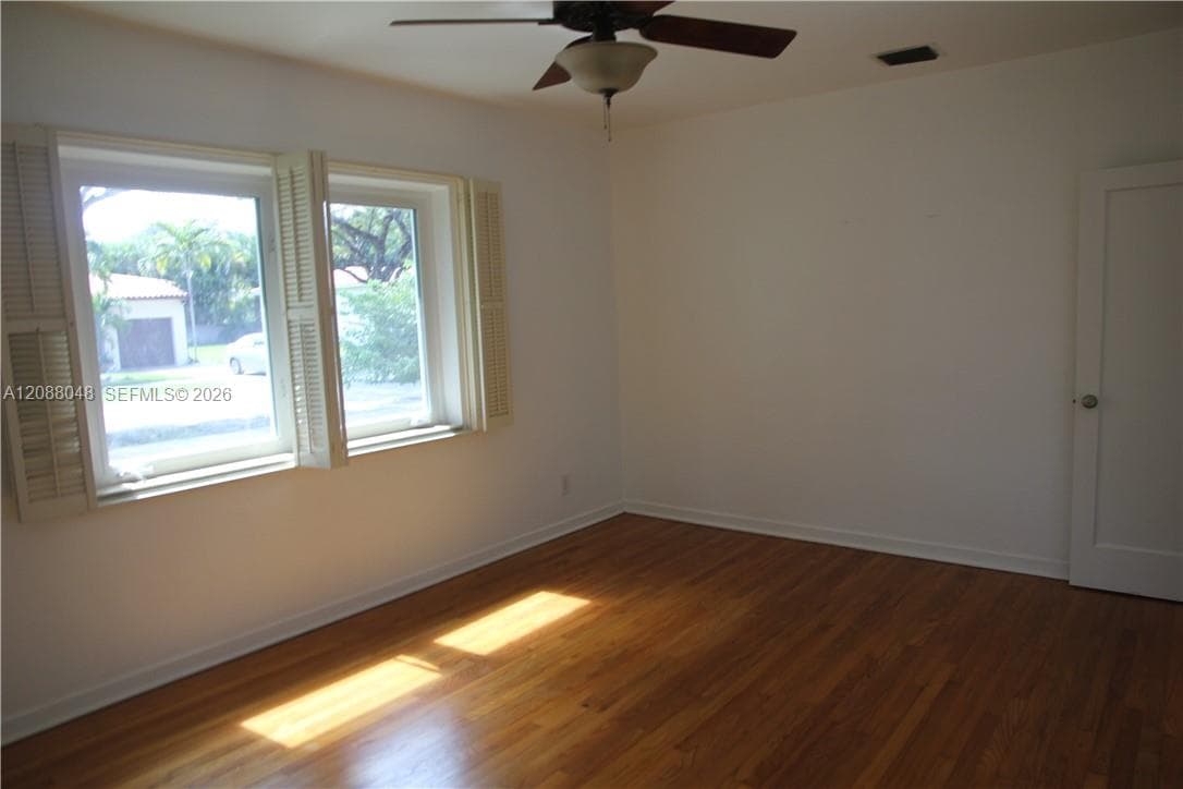 335 Candia Ave photo 4