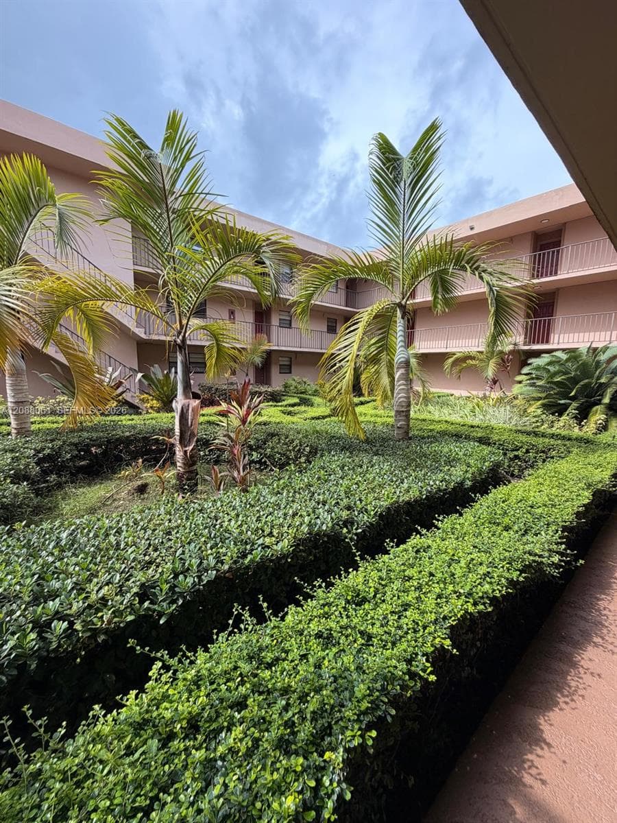 THE GARDENS OF KENDALL CO · #111 in Miami - Photo 20