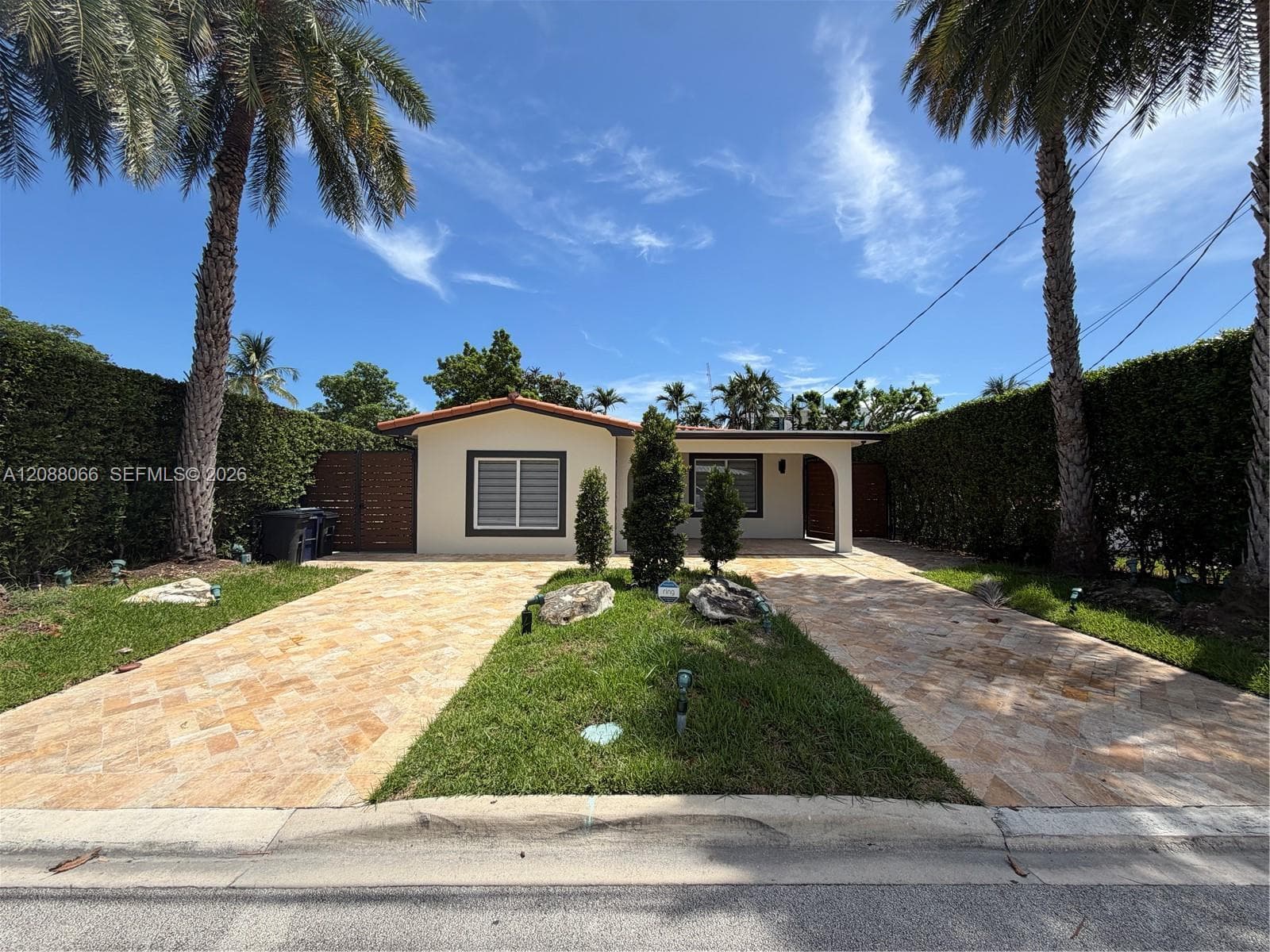 9341 Dickens Ave photo 2