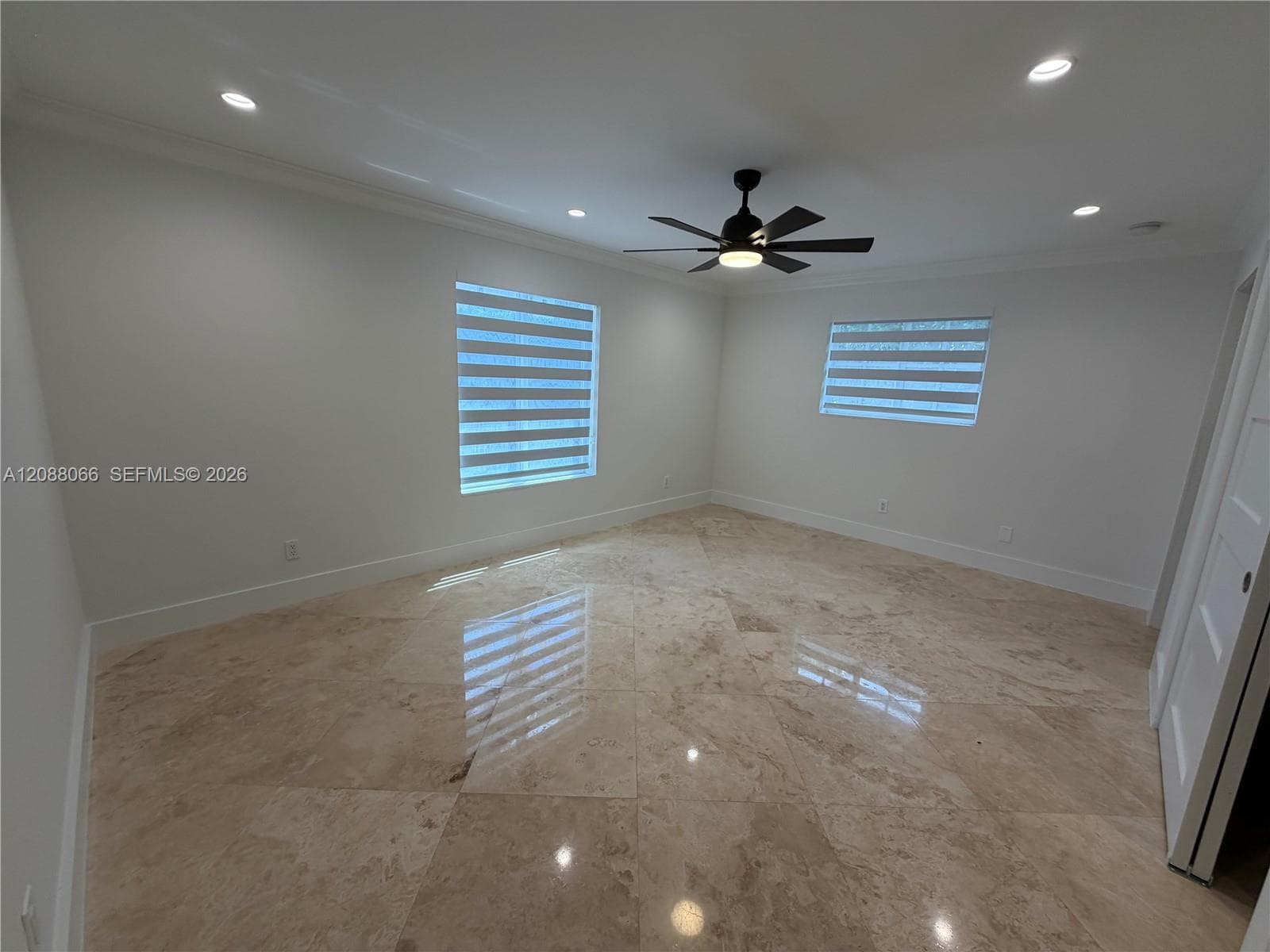 9341 Dickens Ave photo 20
