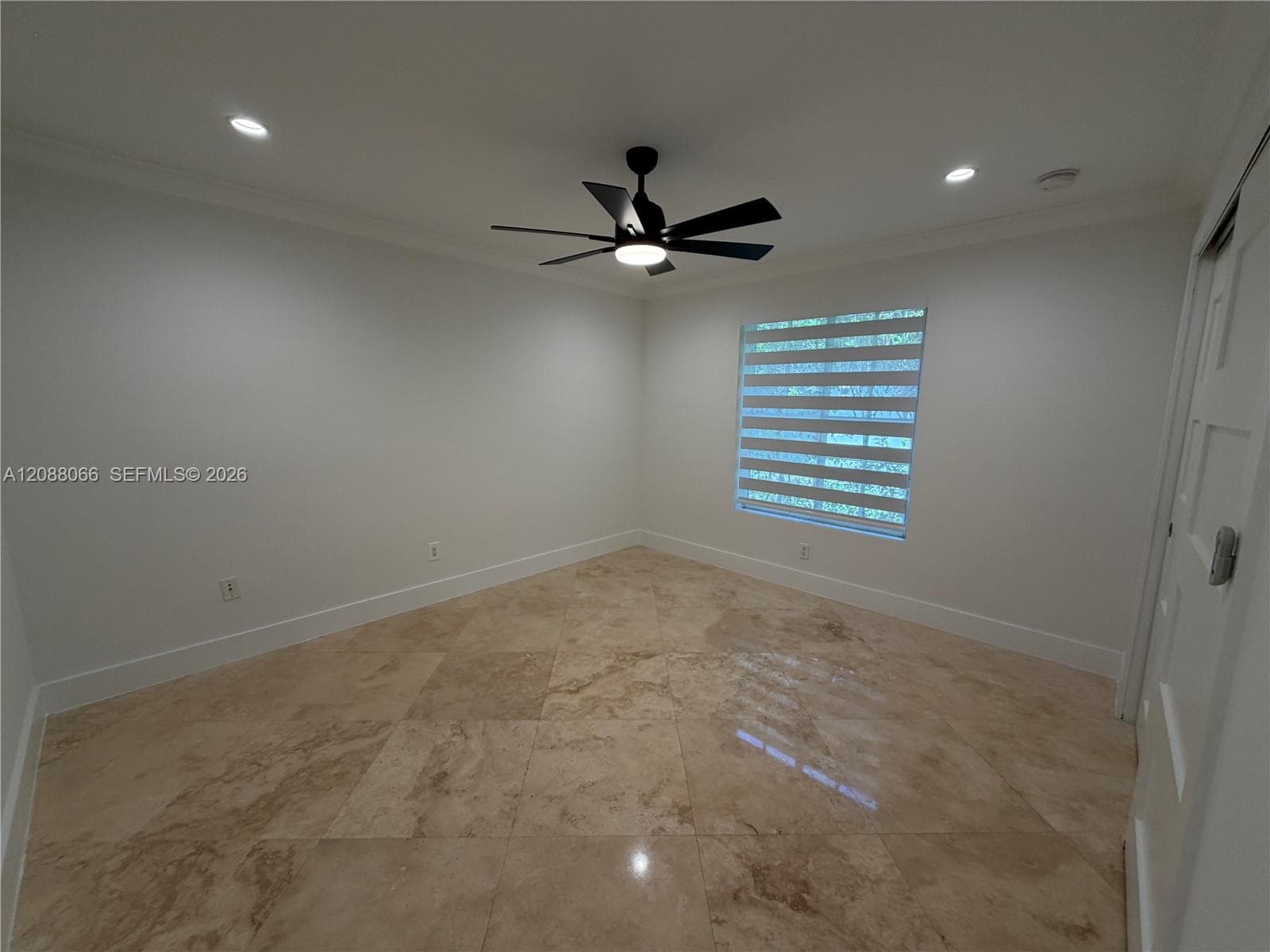 9341 Dickens Ave photo 18