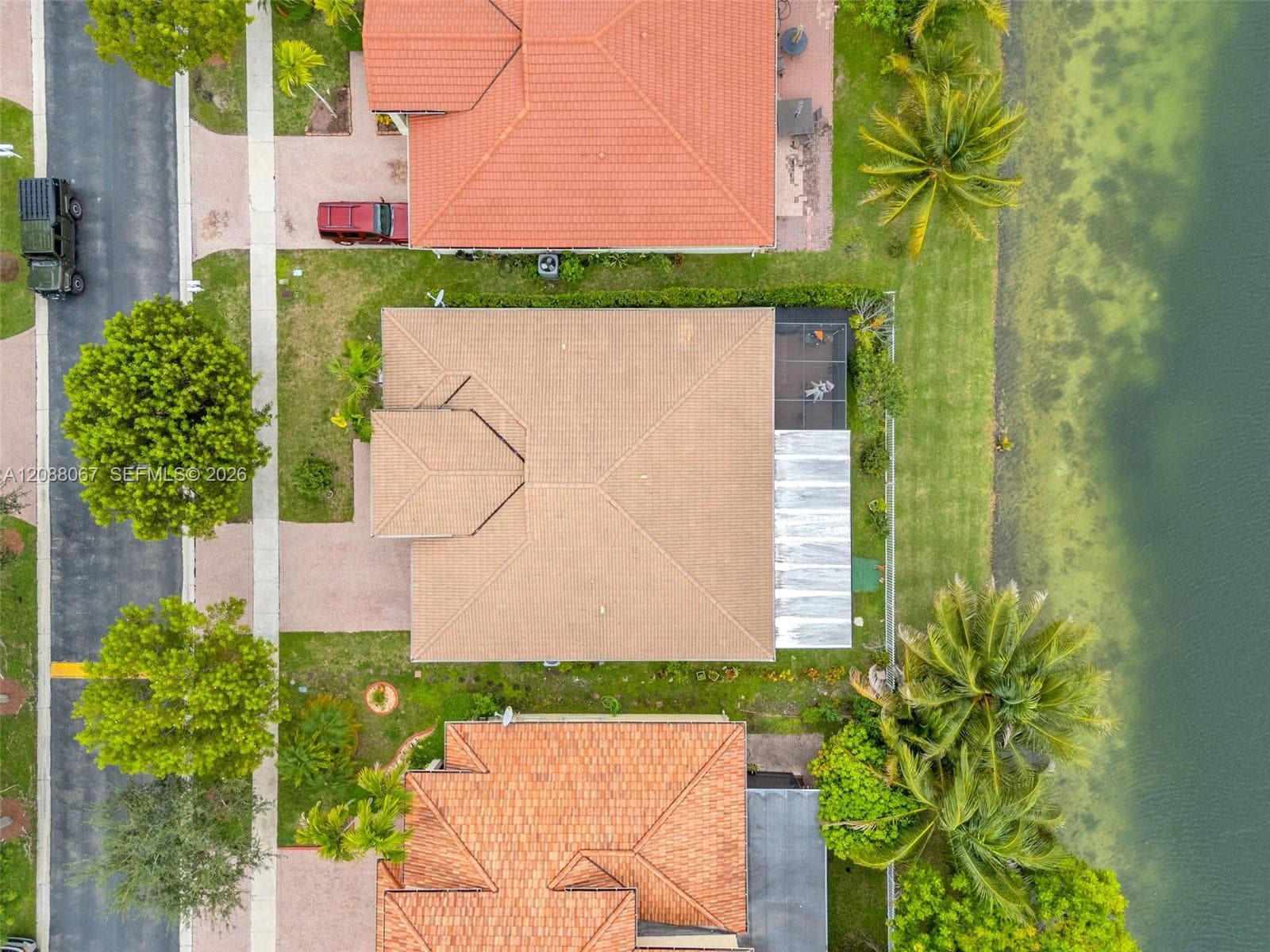 3985 NE 15th St photo 38