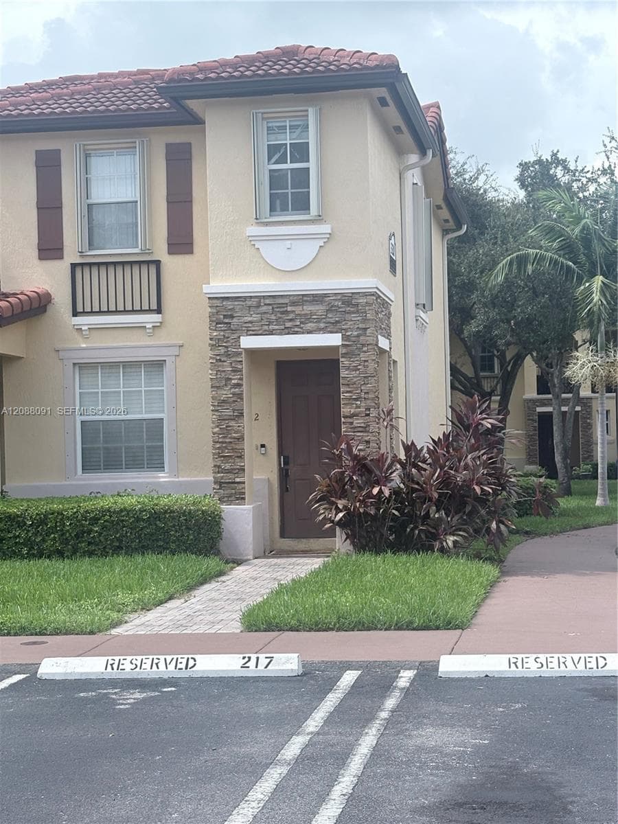 3320 NE 13th Cir Dr # 23 #112-23 photo 2