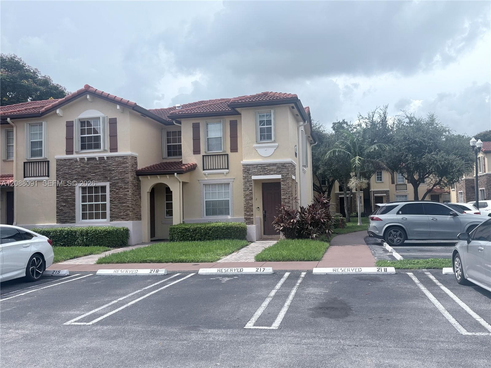 3320 NE 13th Cir Dr # 23 #112-23 photo 1