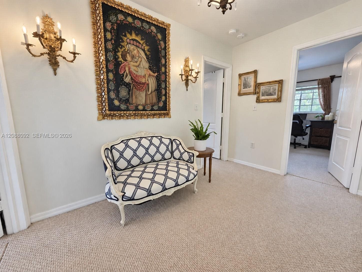 2nd Floor sitting room