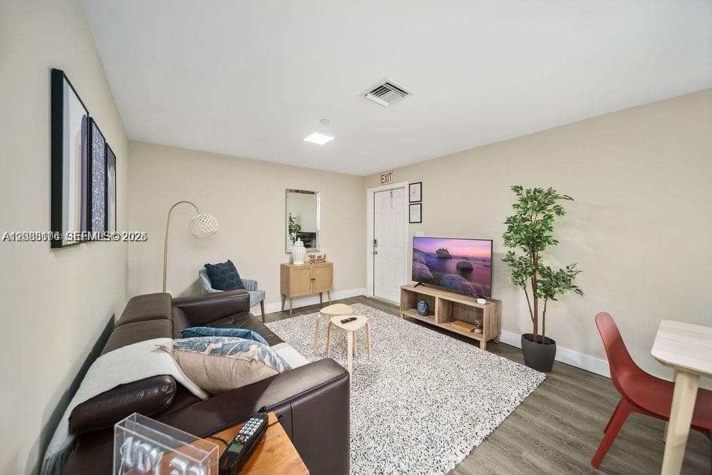HOLLYWOOD TERRACE · #4 in Hollywood - Photo 1
