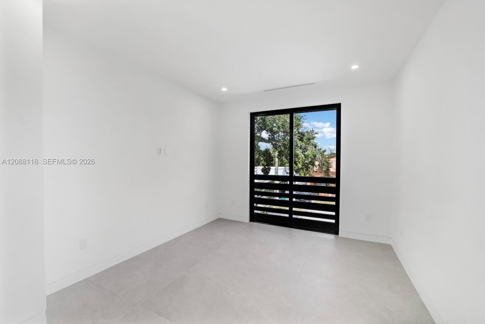 2610 SW 17 St. photo 28
