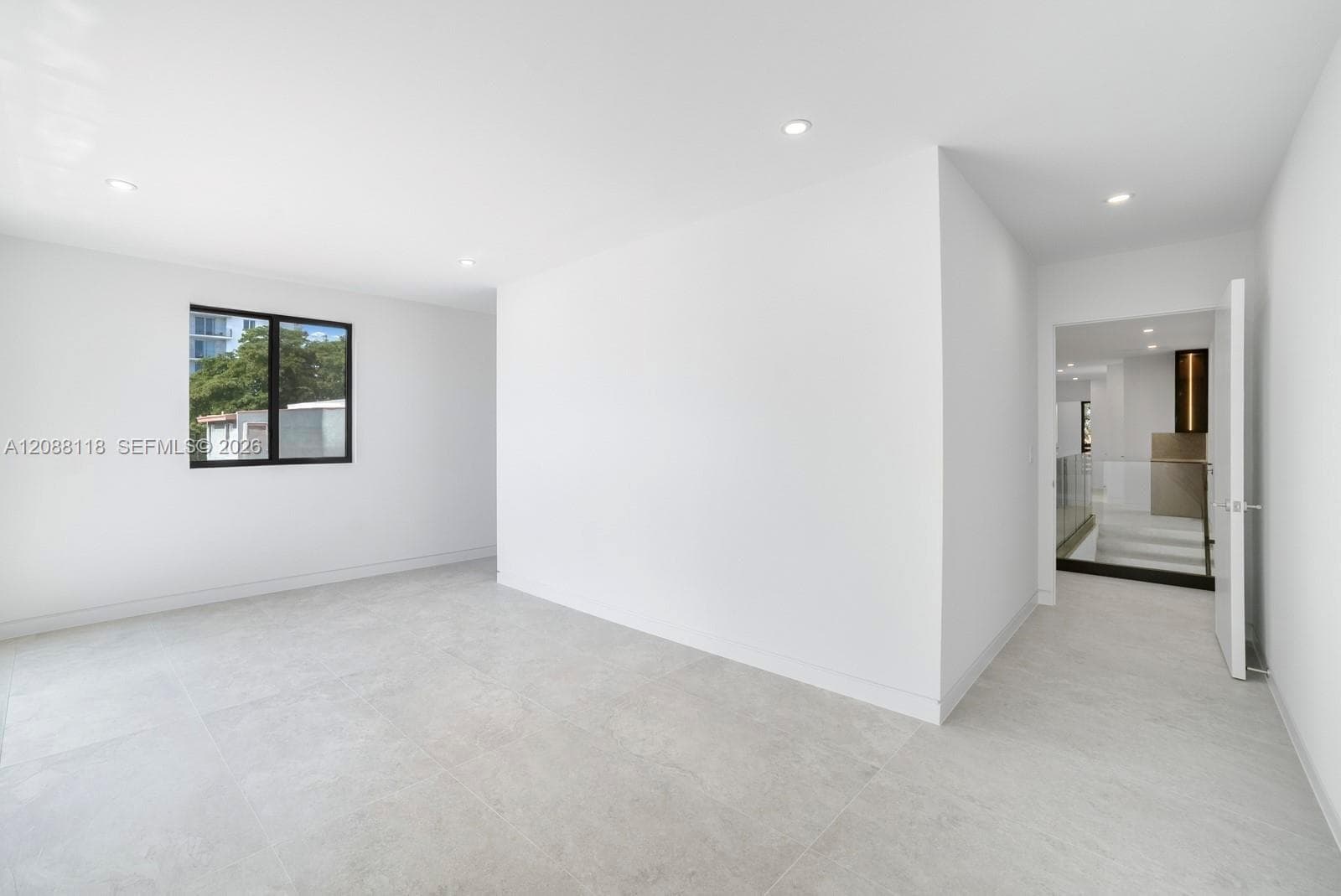 2610 SW 17 St. photo 38