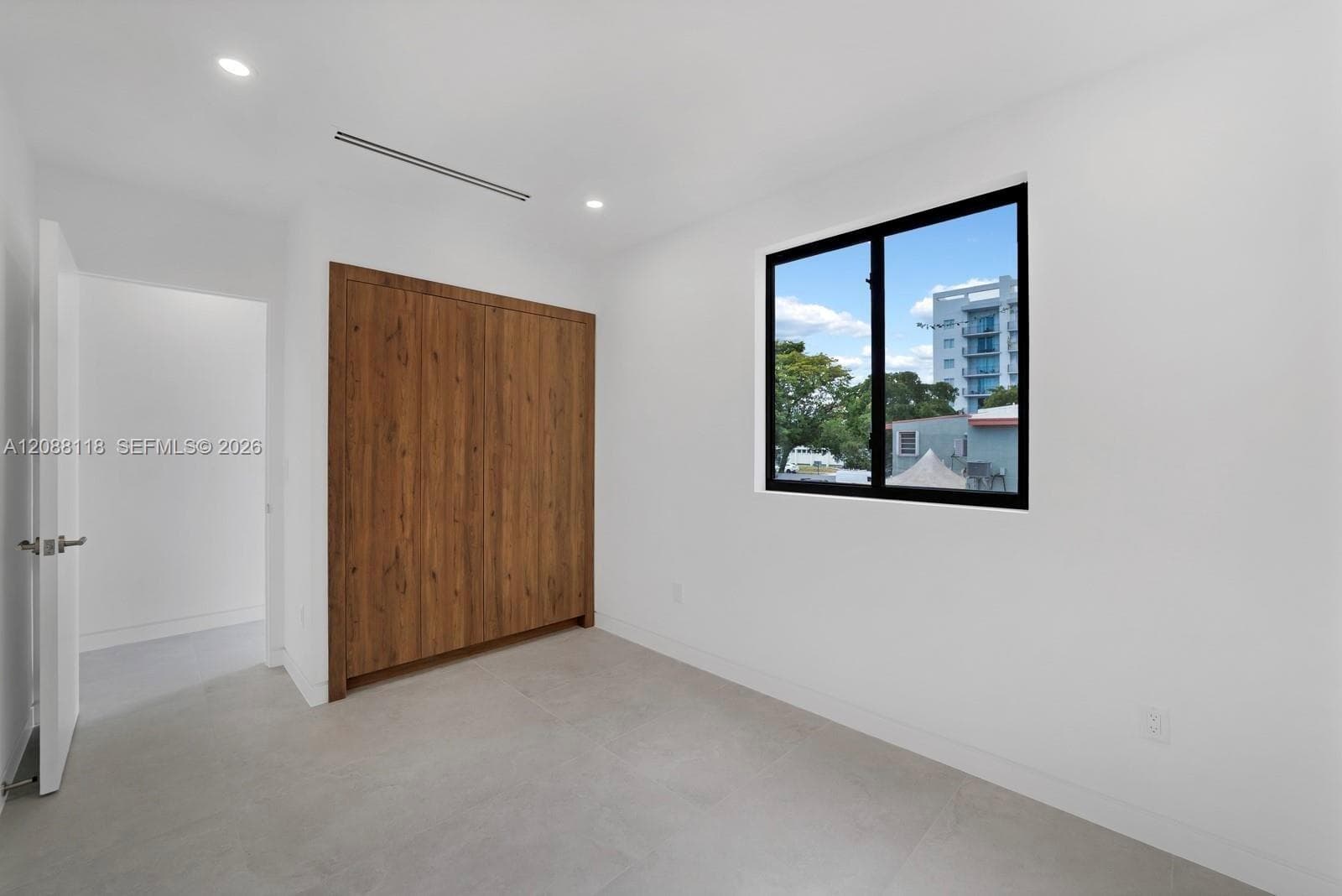 2610 SW 17 St. photo 25