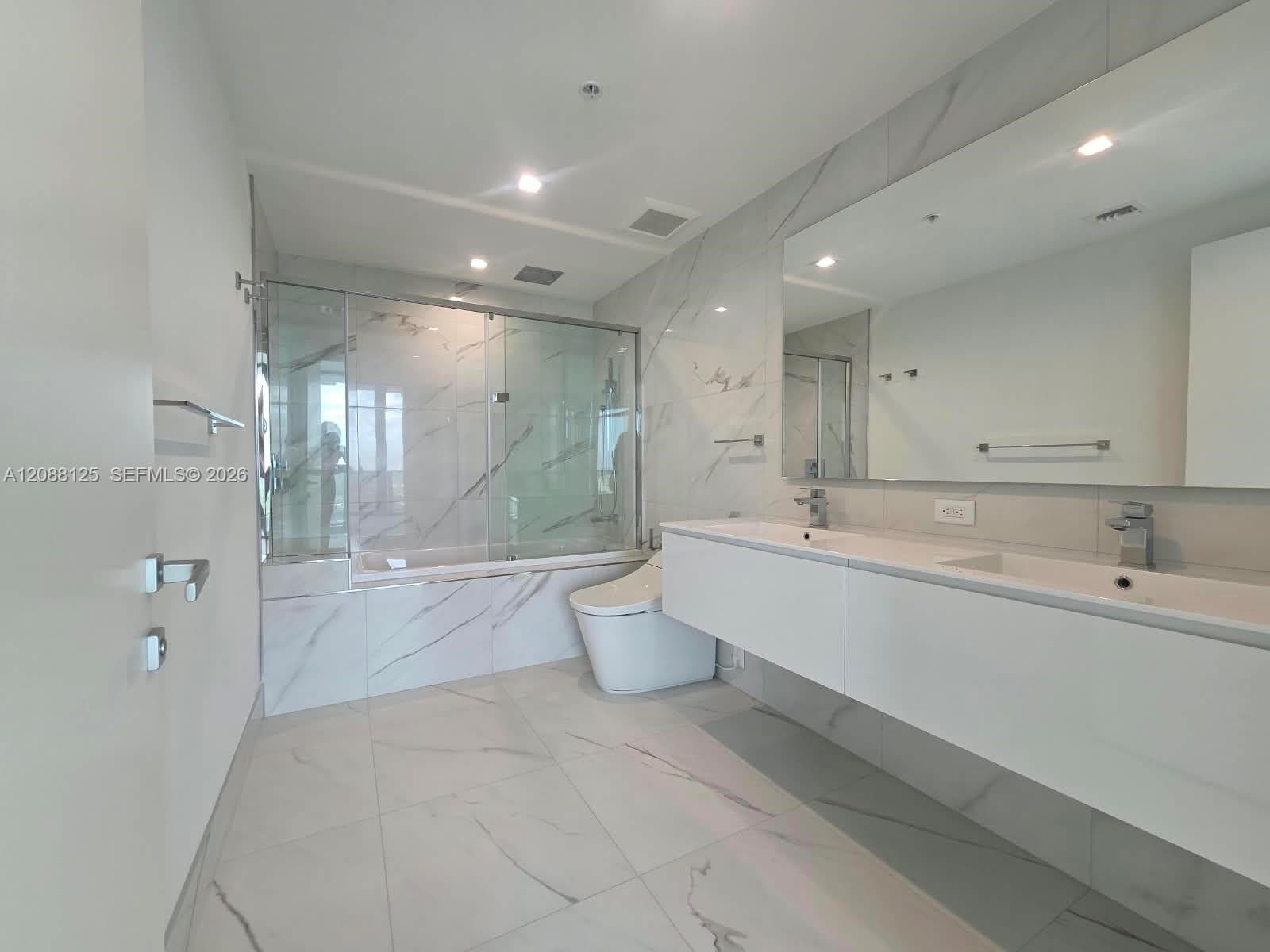 HALLANDALE OASIS · #1105 in Hallandale Beach - Photo 36