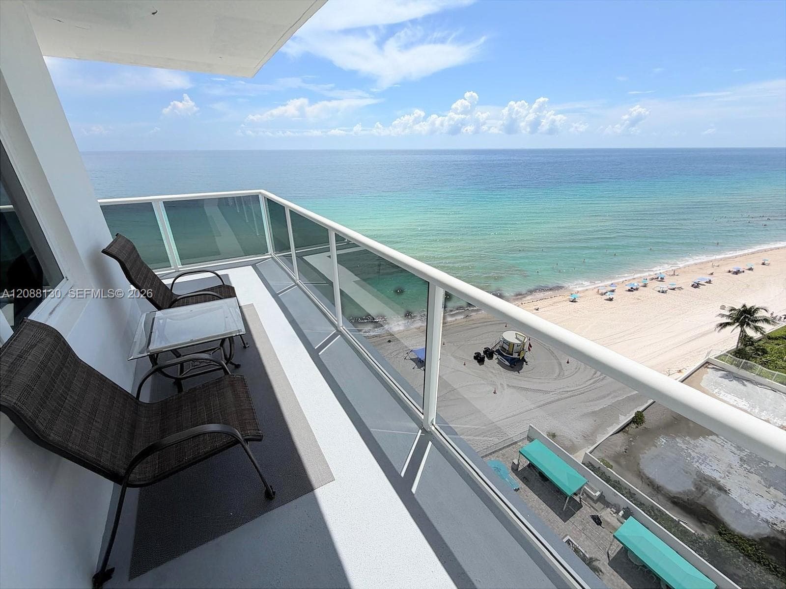 SEA AIR TOWERS CONDO · #1402 in Hollywood - Photo 4