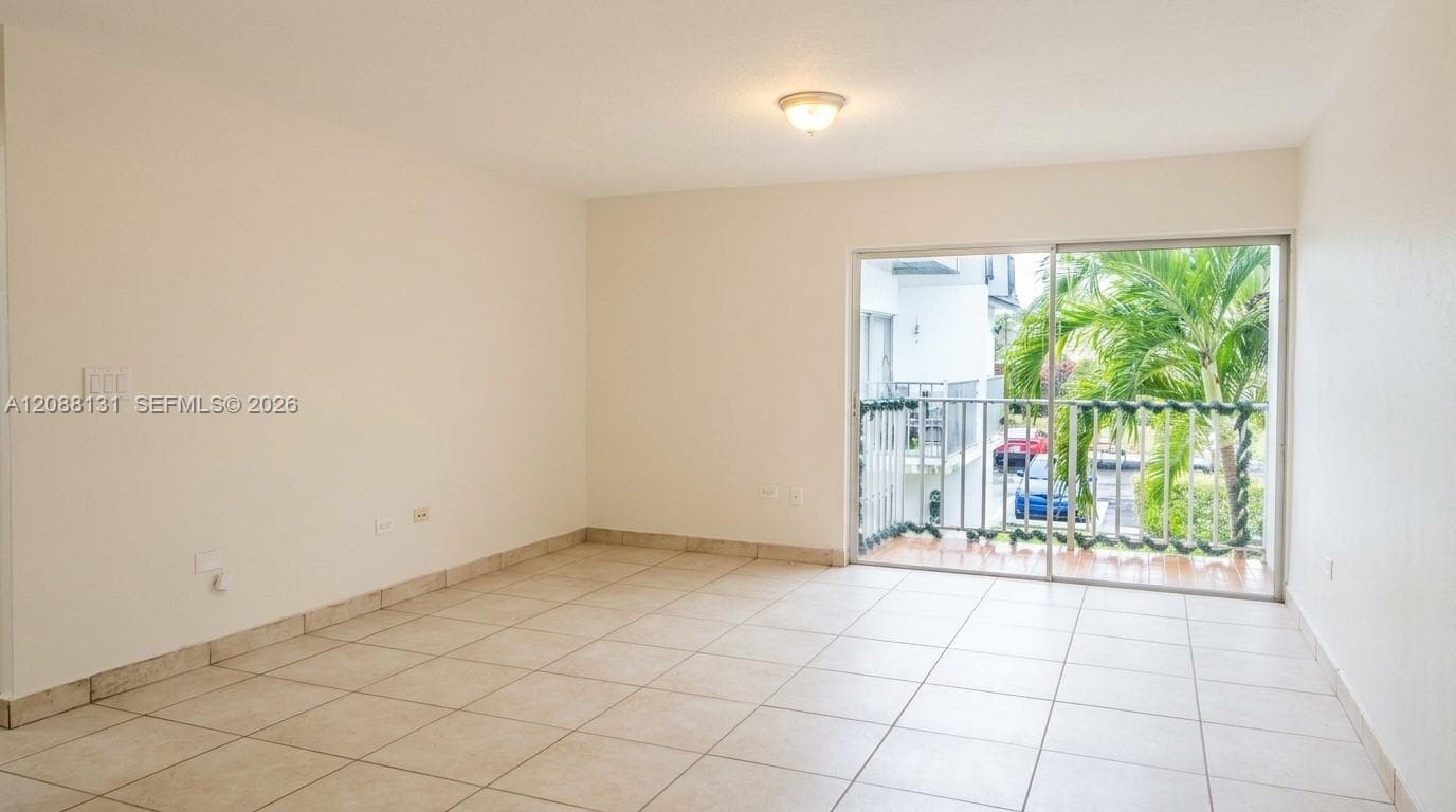 SUNSET PALMS WEST CONDO · #D5 in Miami - Photo 2