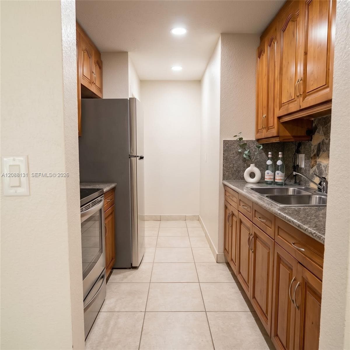 SUNSET PALMS WEST CONDO · #D5 in Miami - Photo 3