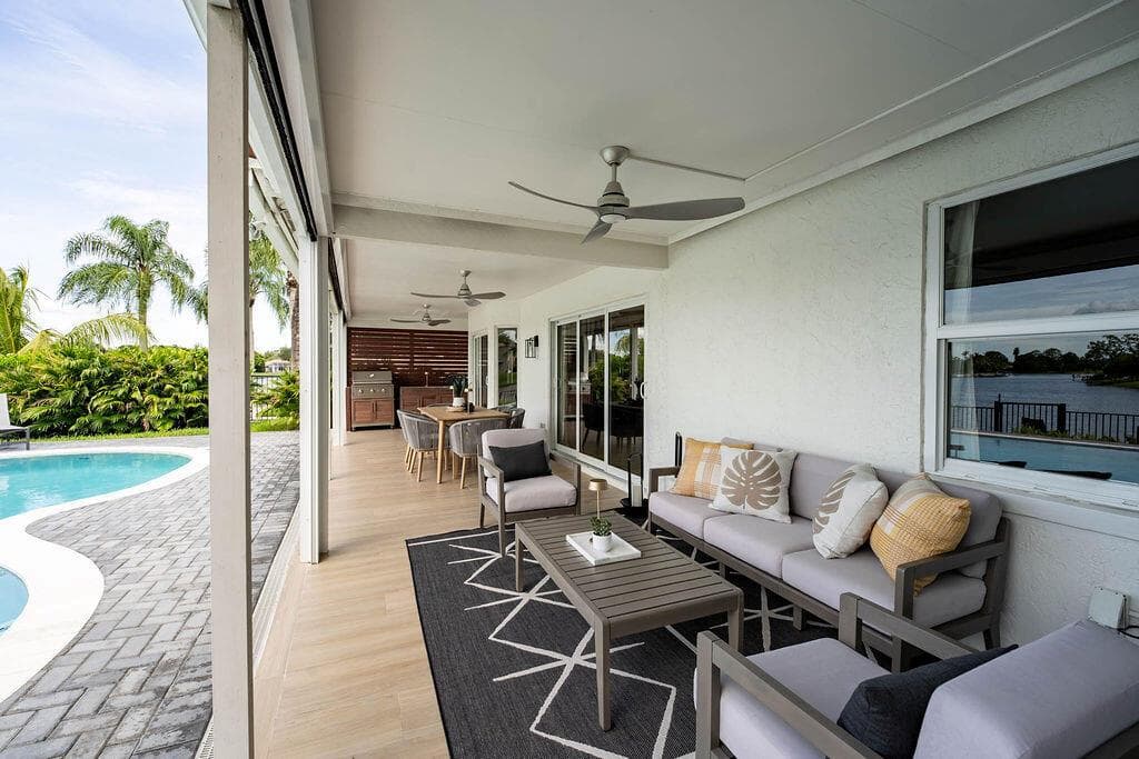 26_Porch