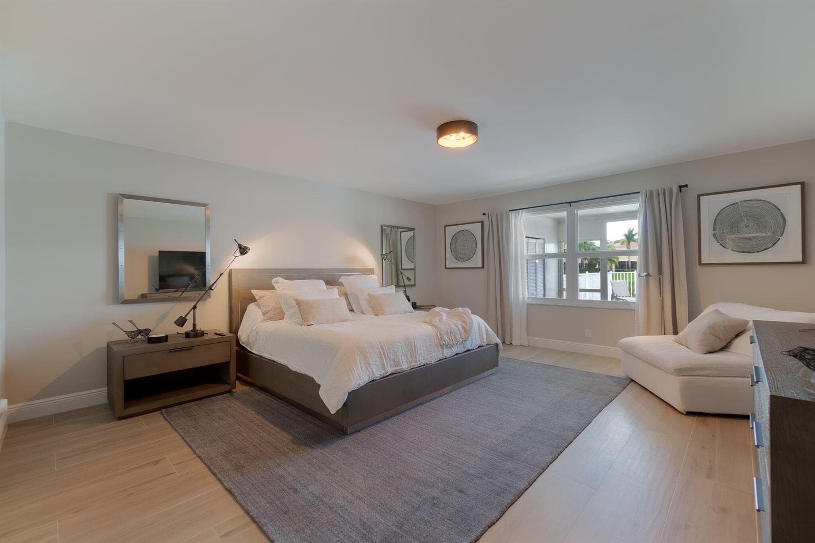 16_Master Bedroom