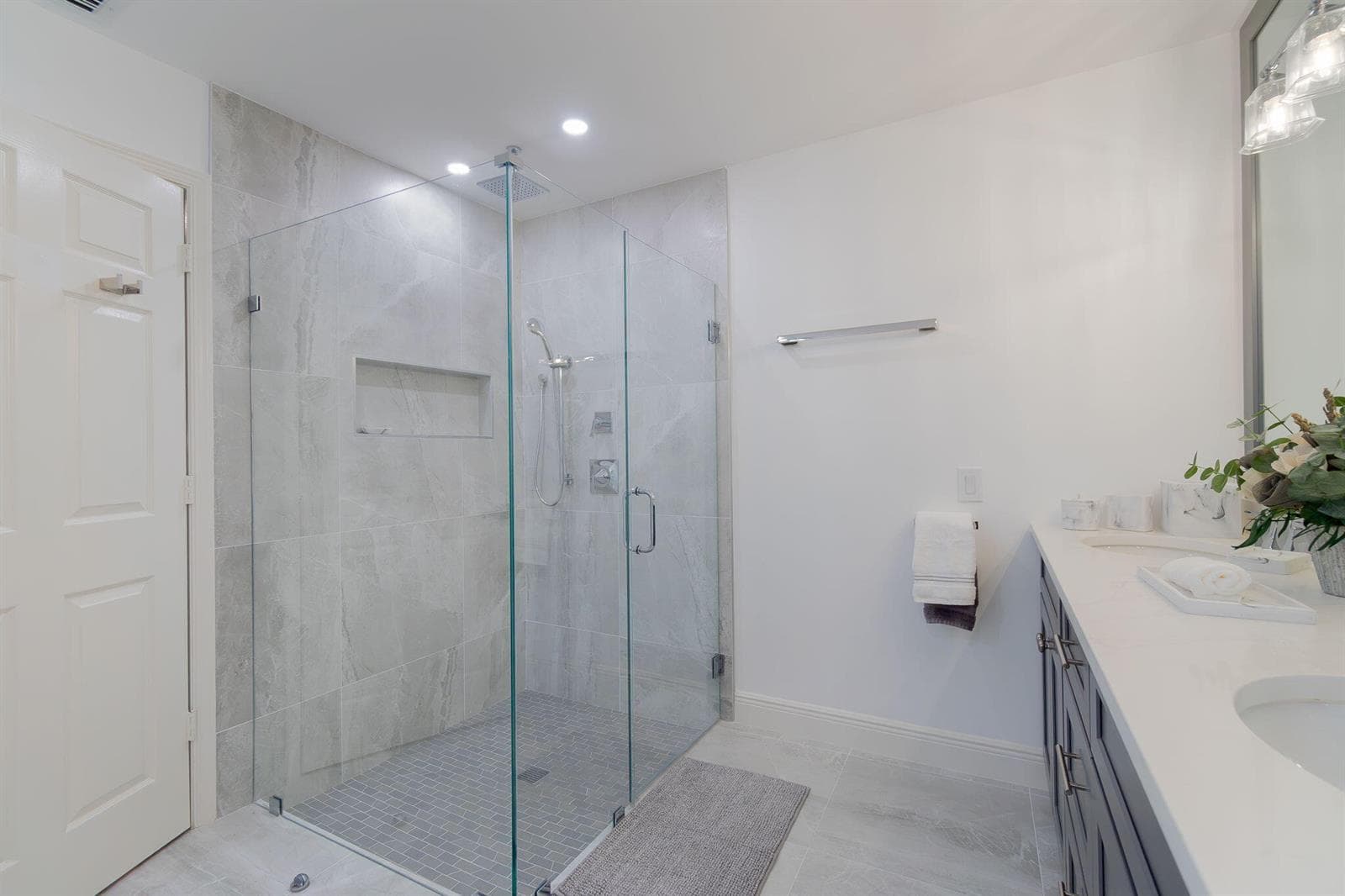 20_Master Bathroom 2