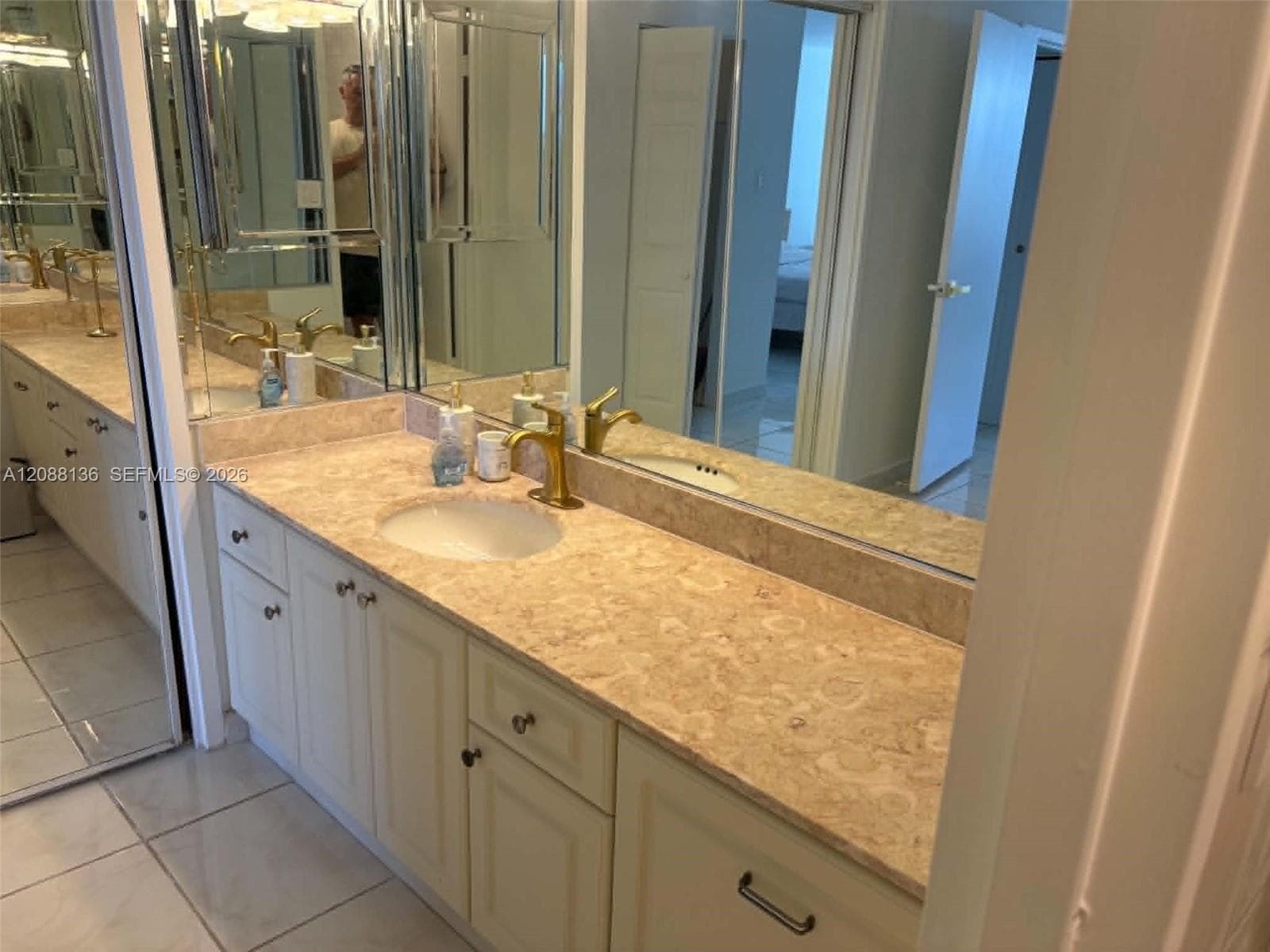 SEA AIR TOWERS CONDO · #306 in Hollywood - Photo 14