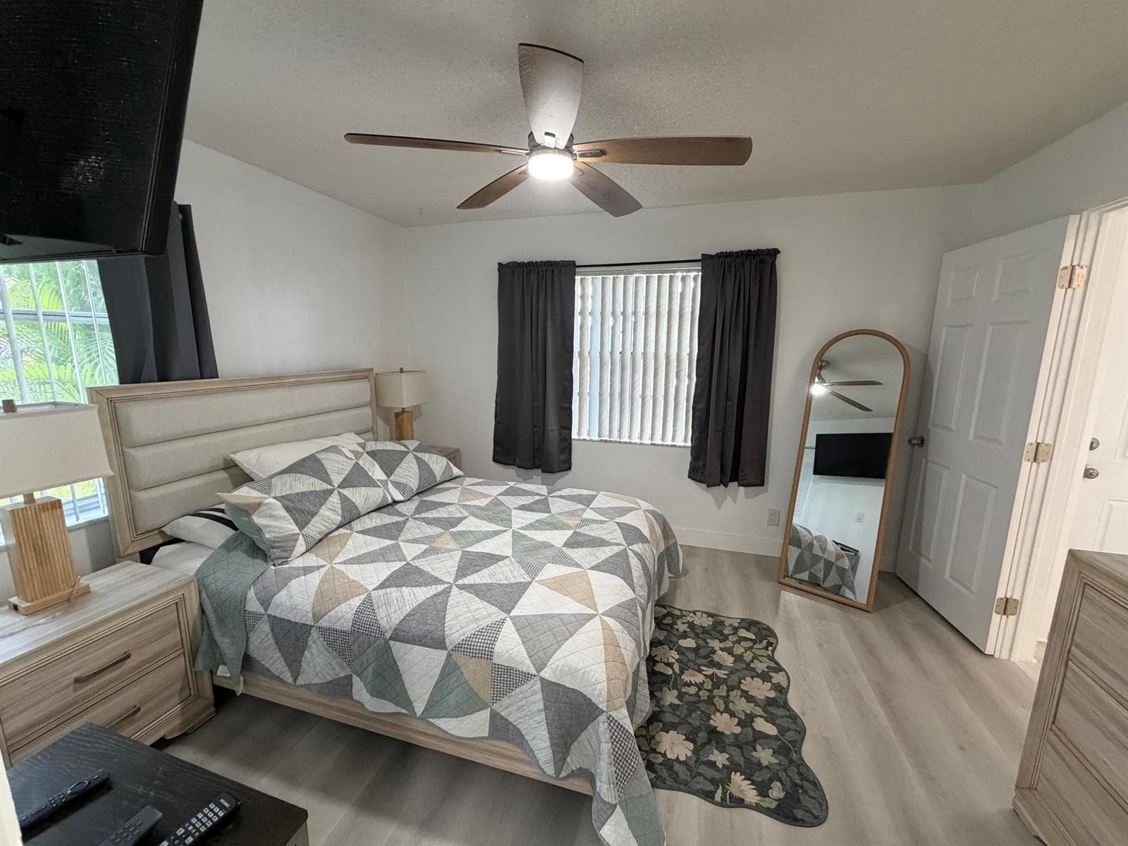 Guest bedroom