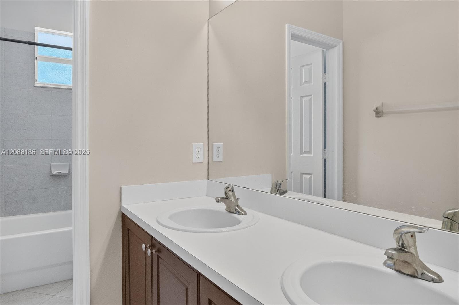 159 NE 36th Ter photo 33