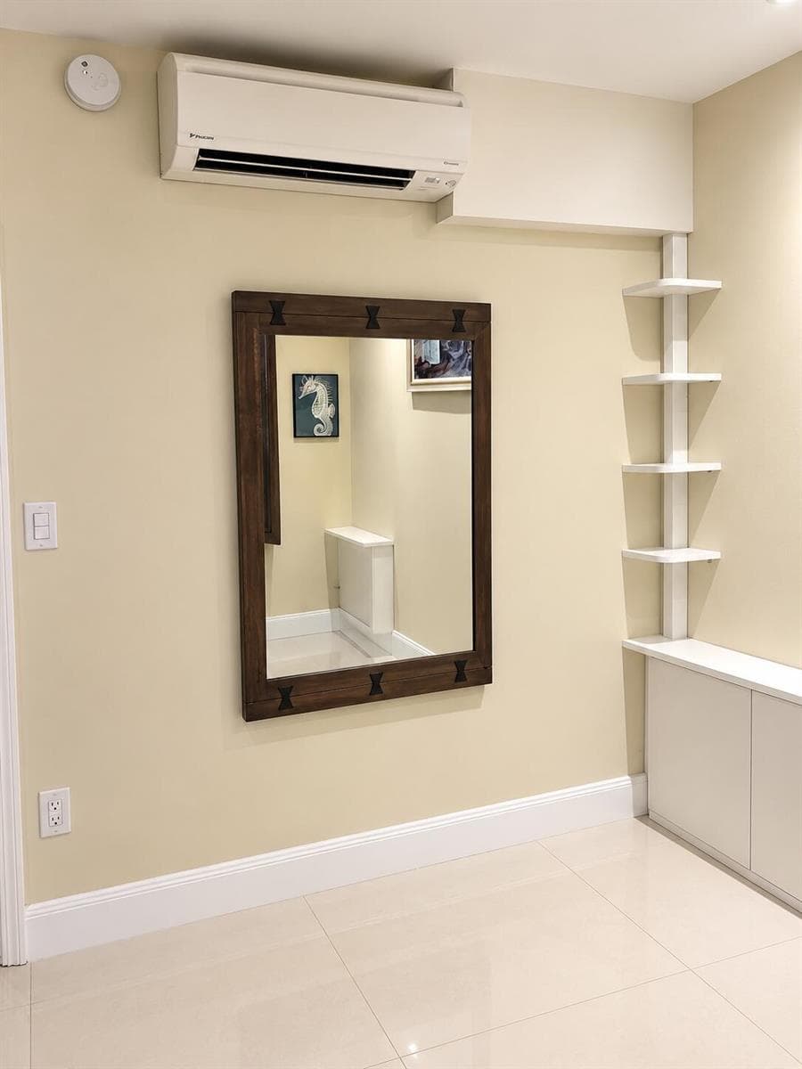bedroom side