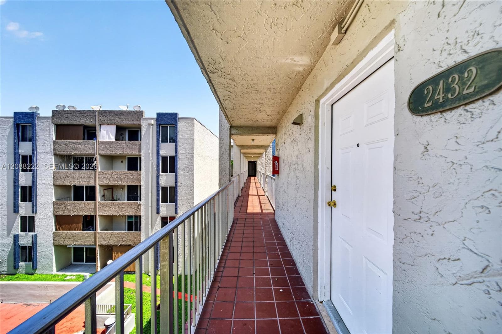 SAMARY LAKES · #2432 in Hialeah Gardens - Photo 4