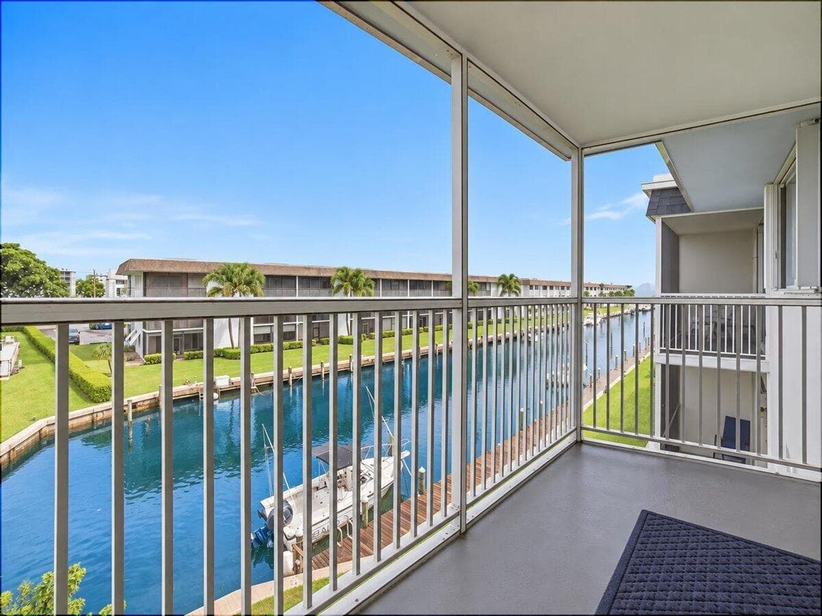 Screened Balcony off Master