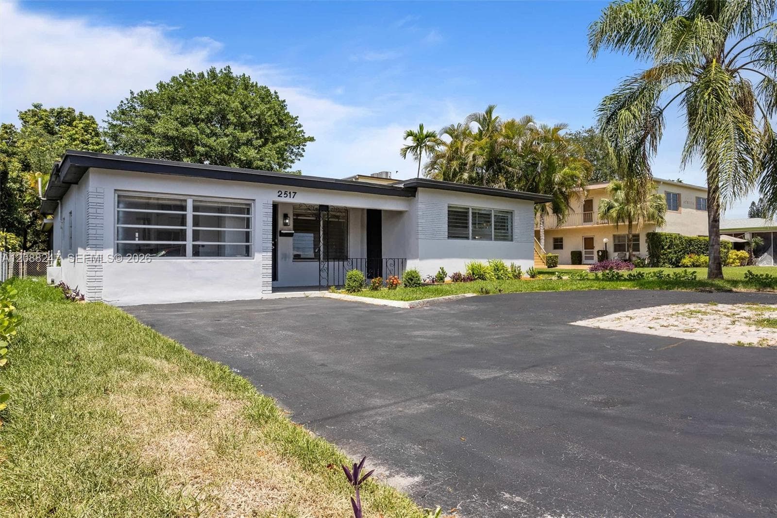 2517 Polk St photo 2