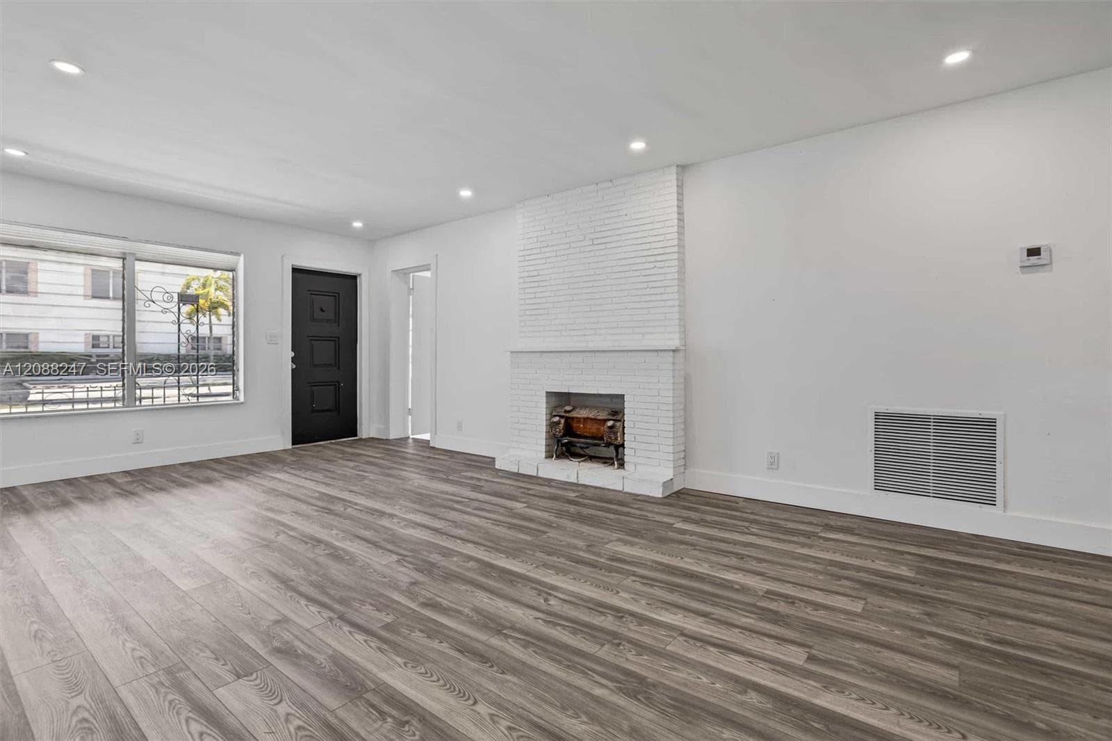 2517 Polk St photo 6
