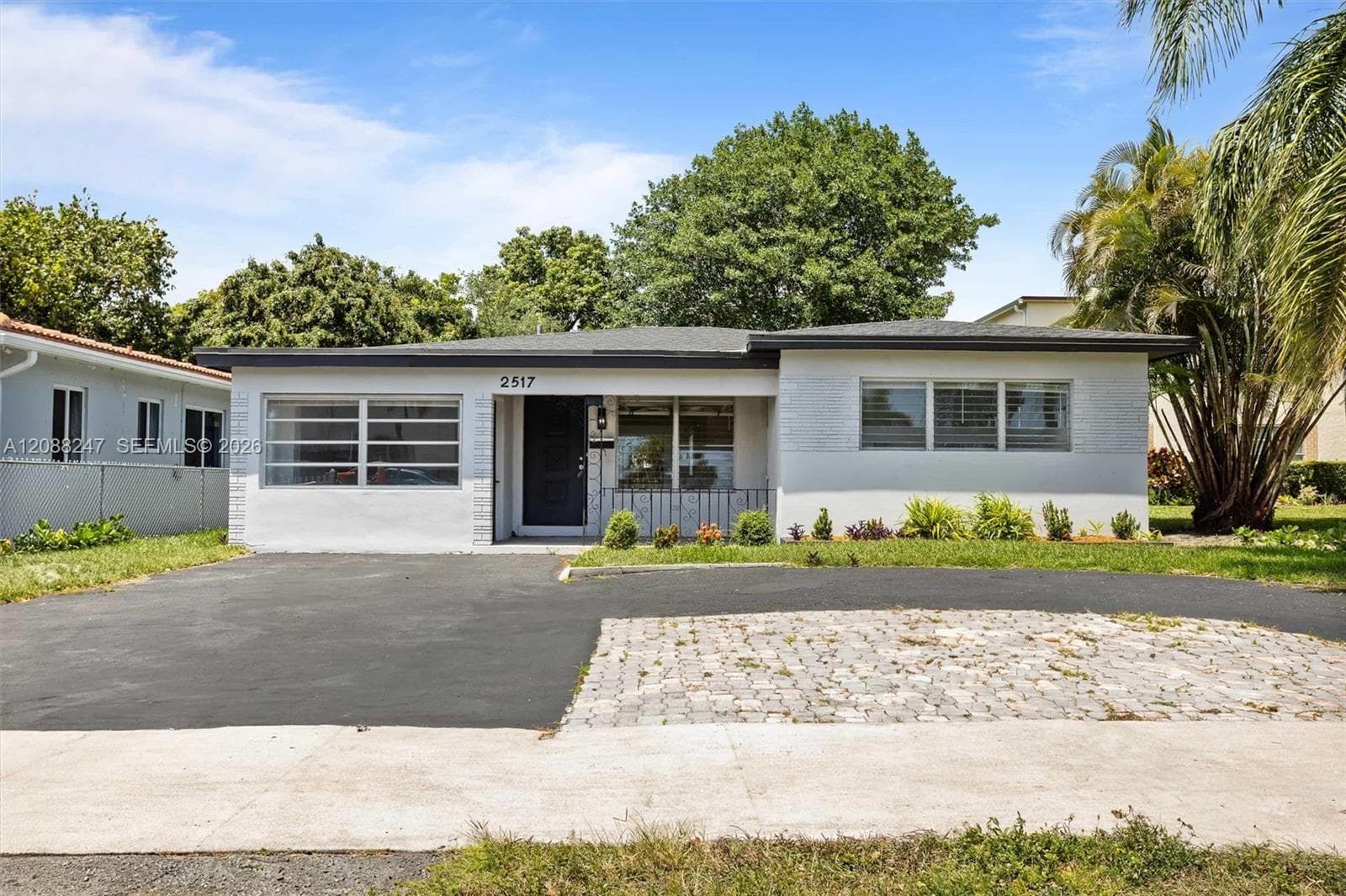 2517 Polk St photo 1