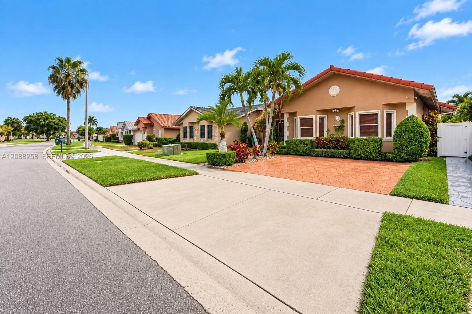 14590 SW 51st St #0 photo 1