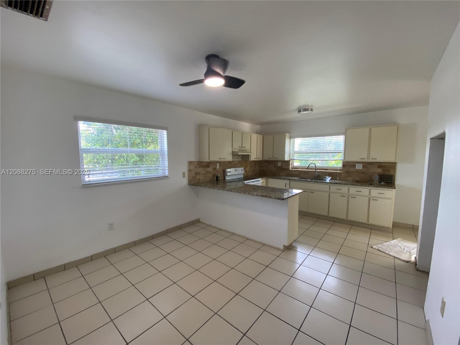 SUN-TAN VILLAGE SEC 2 · #0 in Hialeah - Photo 15