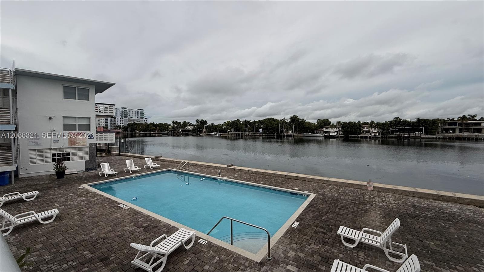 AMD PL OF 2ND OCEAN FRONT · #239 in Miami Beach - Photo 11