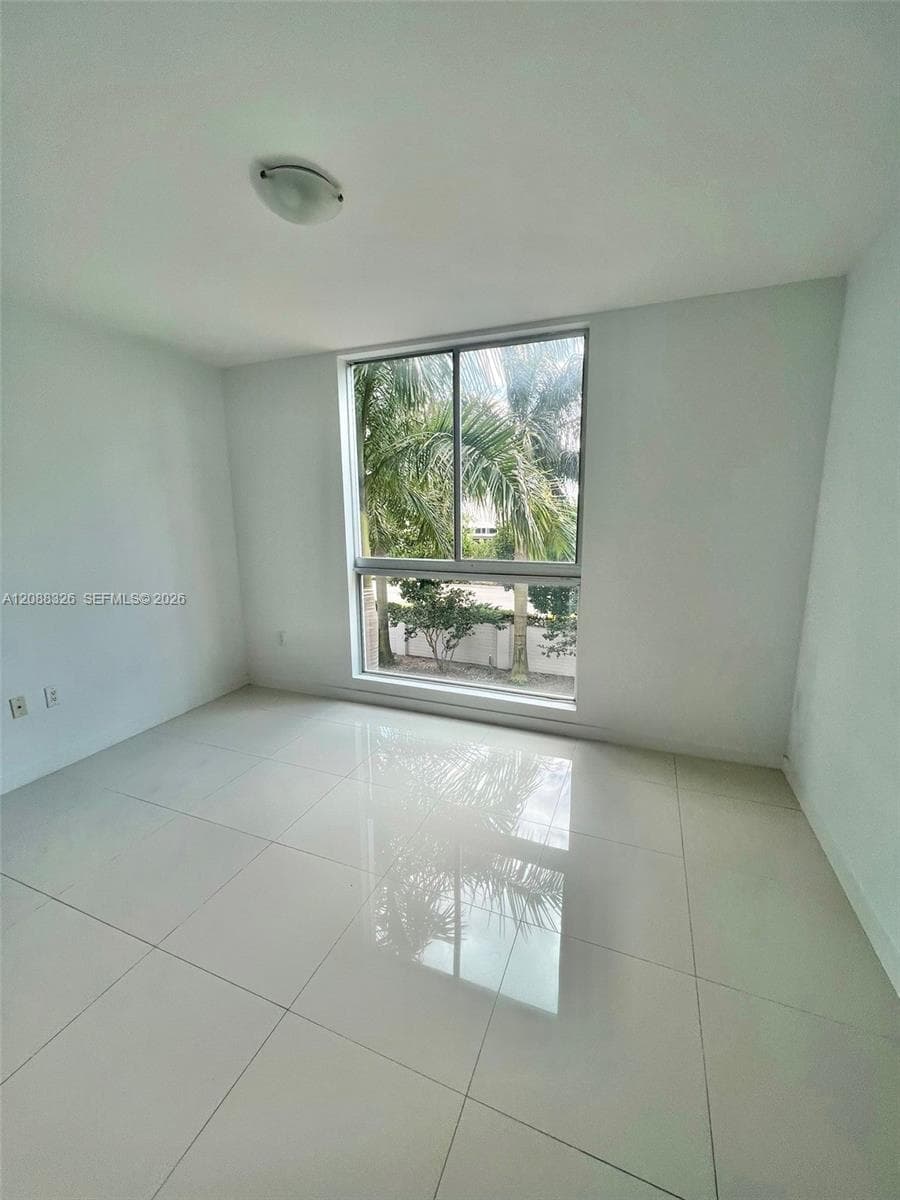 GRAND BAY COMMONS SOUTH · #207 in Doral - Photo 10
