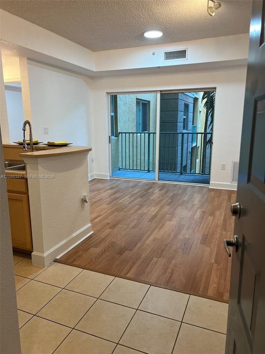 VALENCIA CONDO · #346 in South Miami - Photo 2