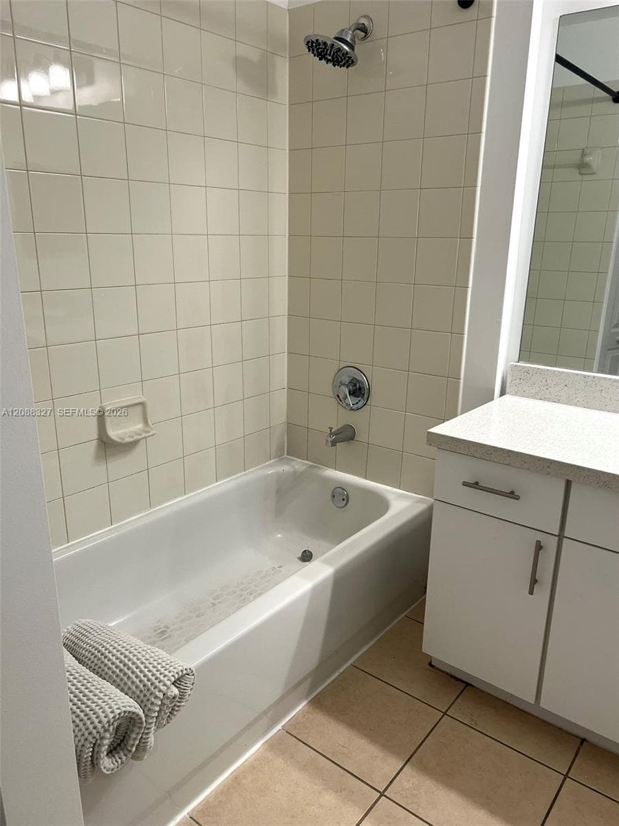VALENCIA CONDO · #346 in South Miami - Photo 17