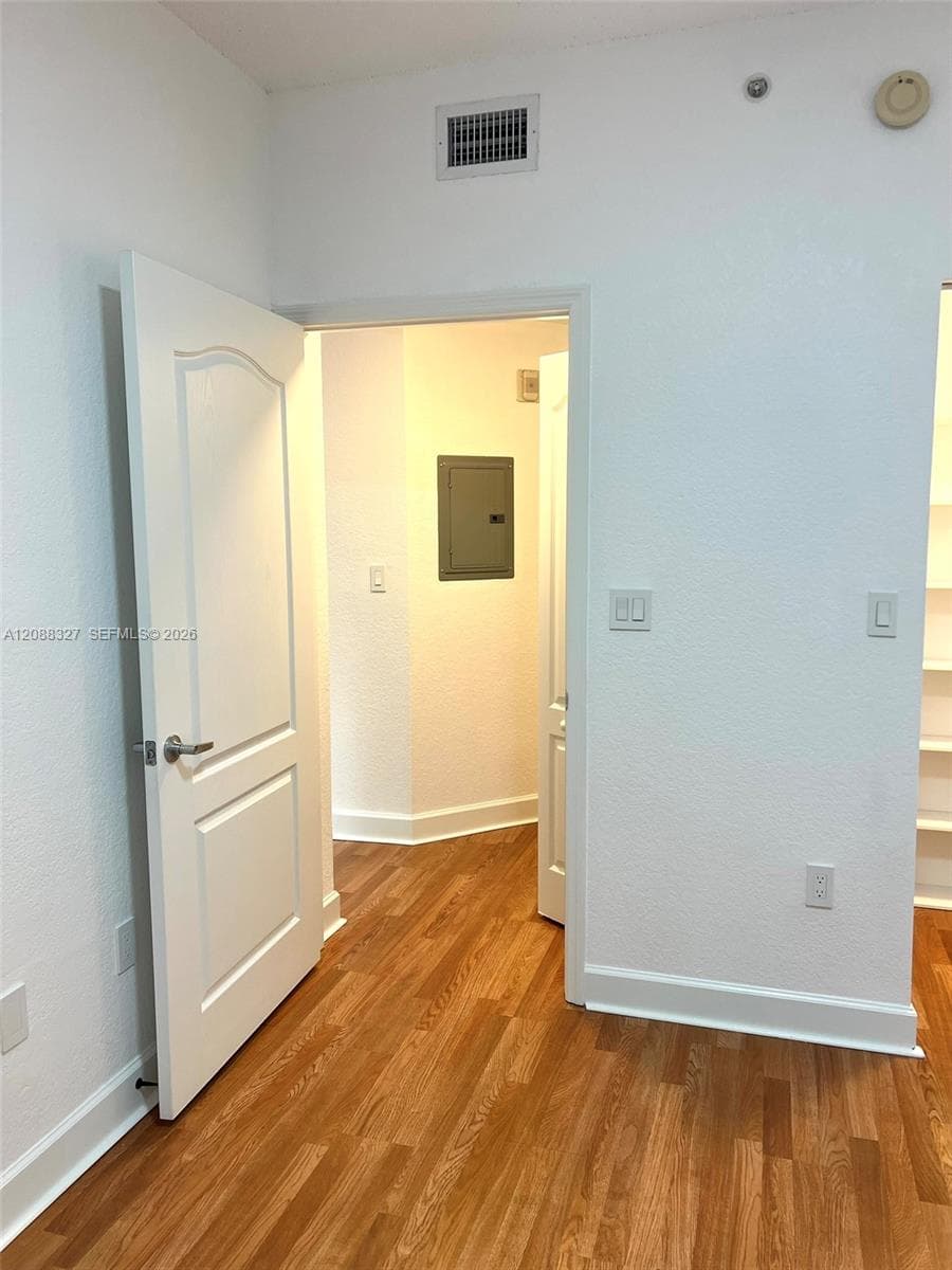 VALENCIA CONDO · #346 in South Miami - Photo 14