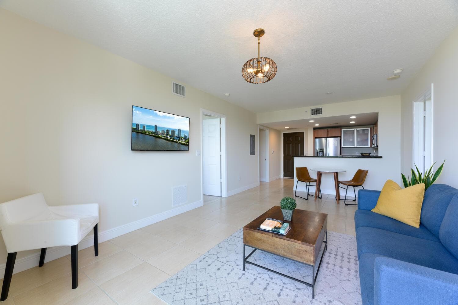 610 Clematis St Apt 406 West-large-008-0
