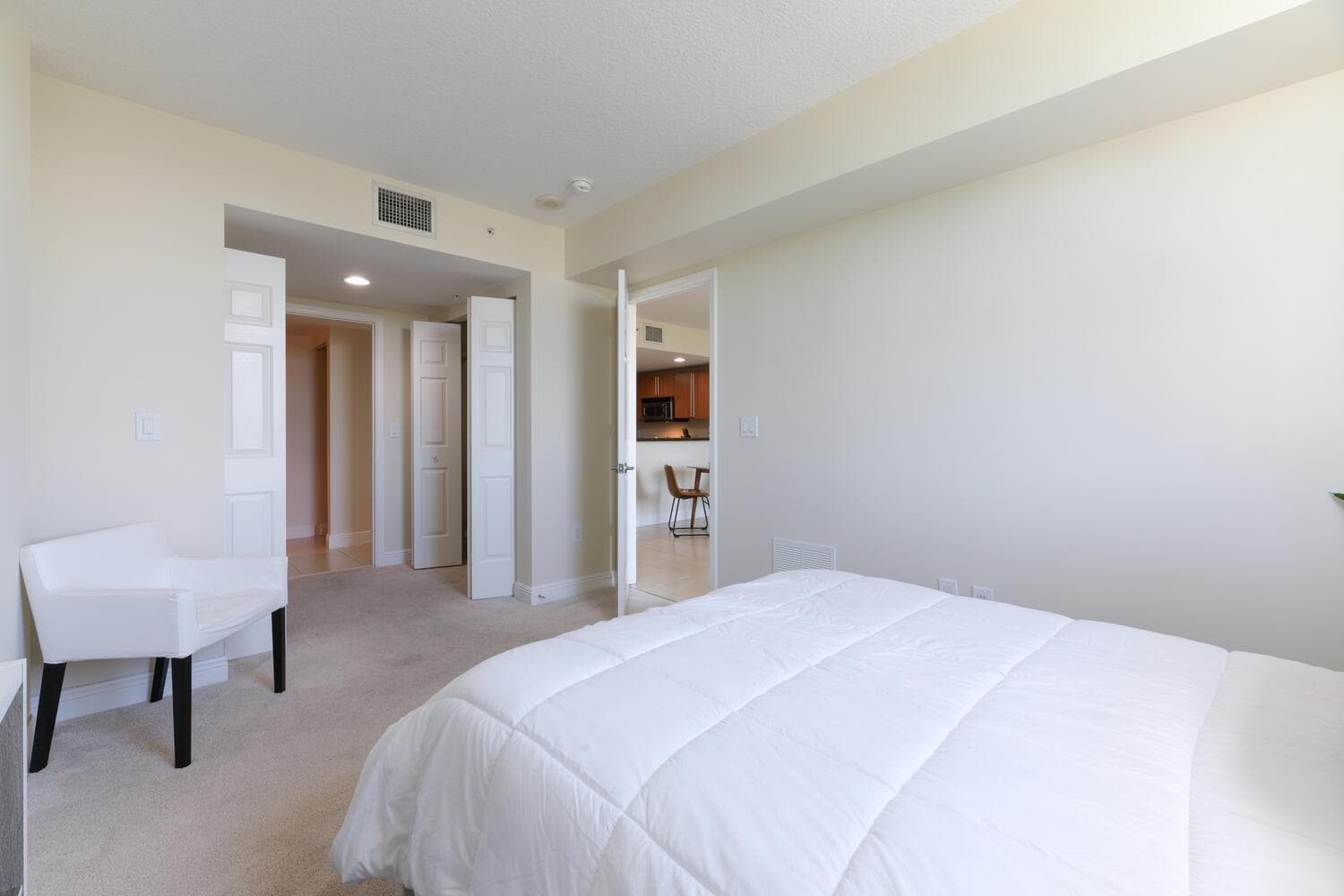 610 Clematis St Apt 406 West-large-016-0