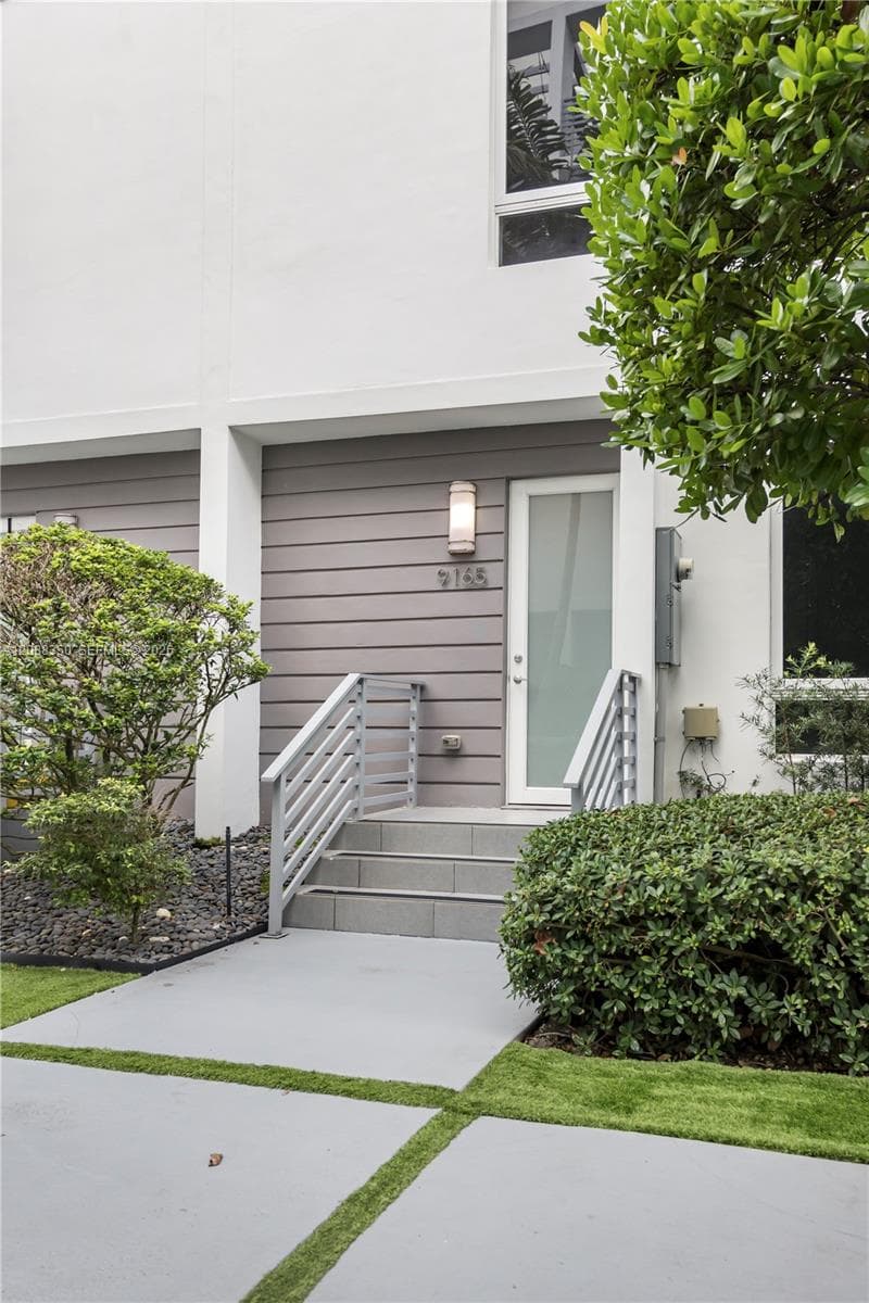 CONTEMPO TOWNHOMES · #9165 in Doral - Photo 4