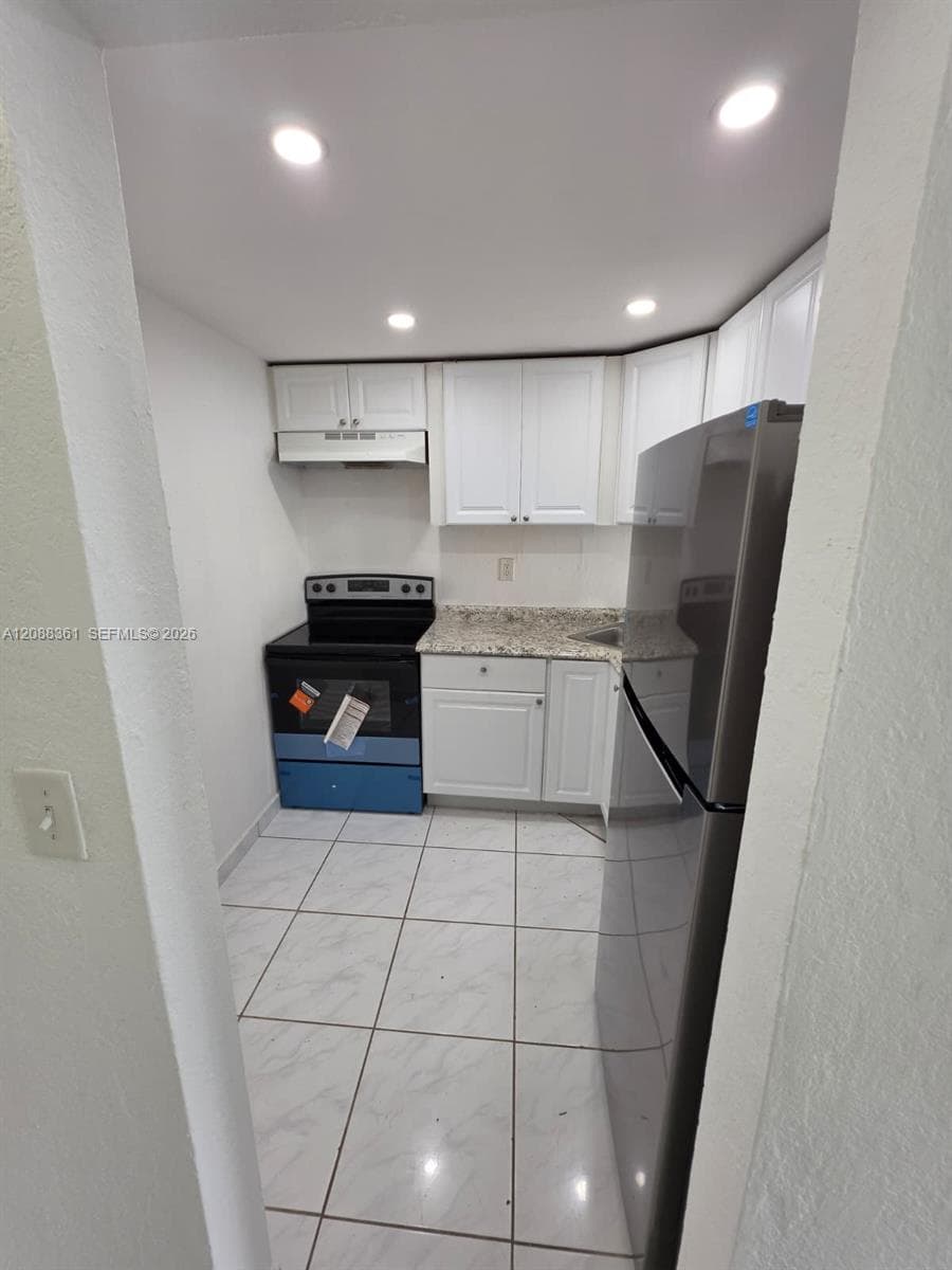 YOLANDA VILLAS CONDO · #605E in Miami - Photo 12