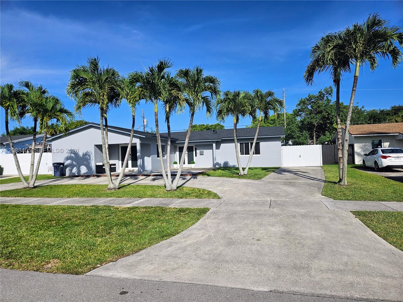 19115 Bel Aire Dr photo 1