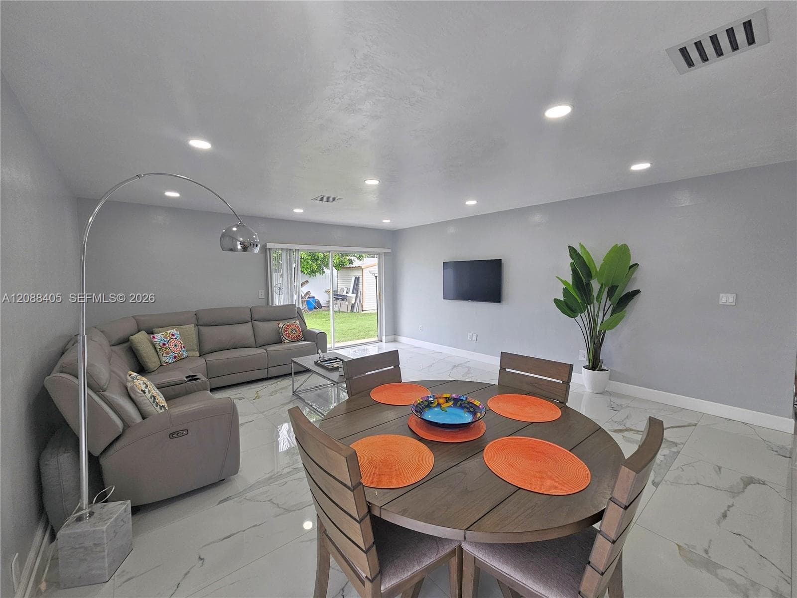 19115 Bel Aire Dr photo 9