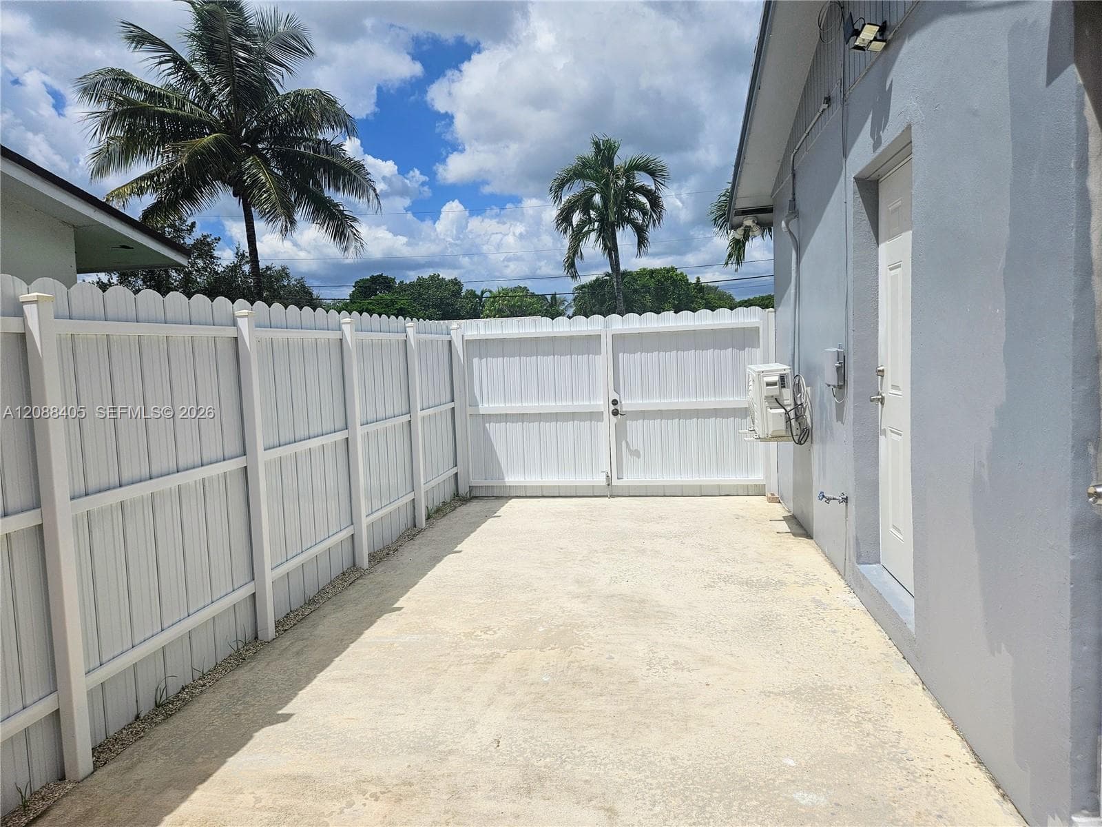 19115 Bel Aire Dr photo 40
