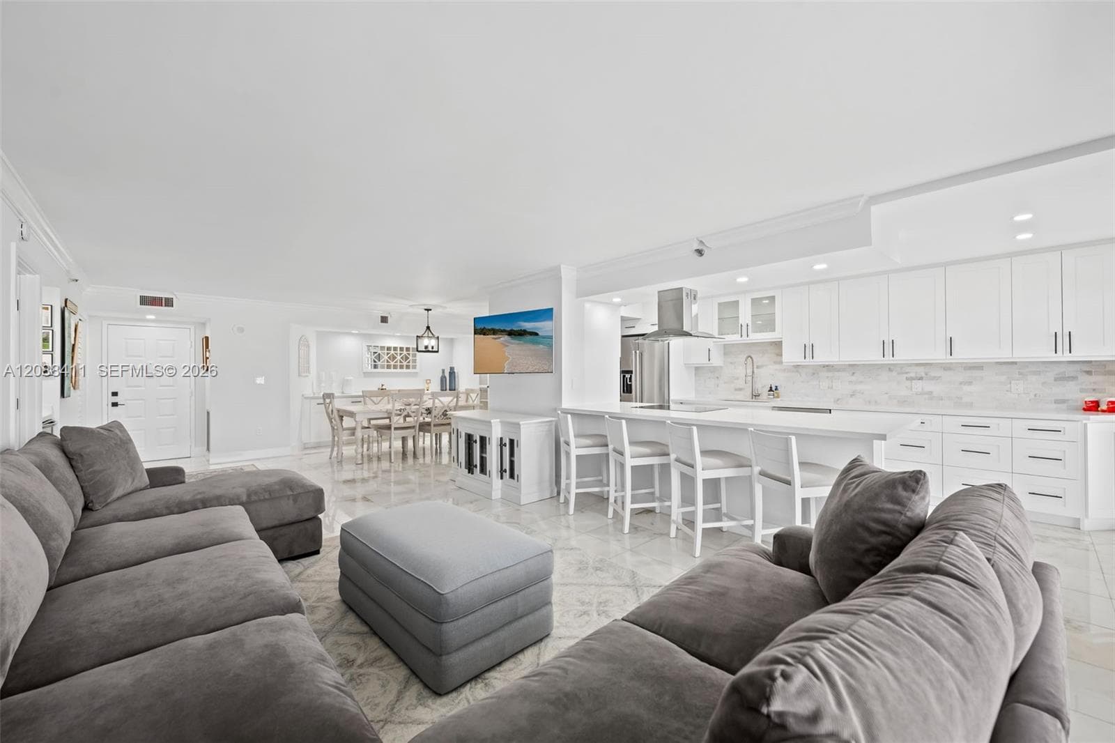 Summit Condo · #1008N in Hollywood - Photo 2