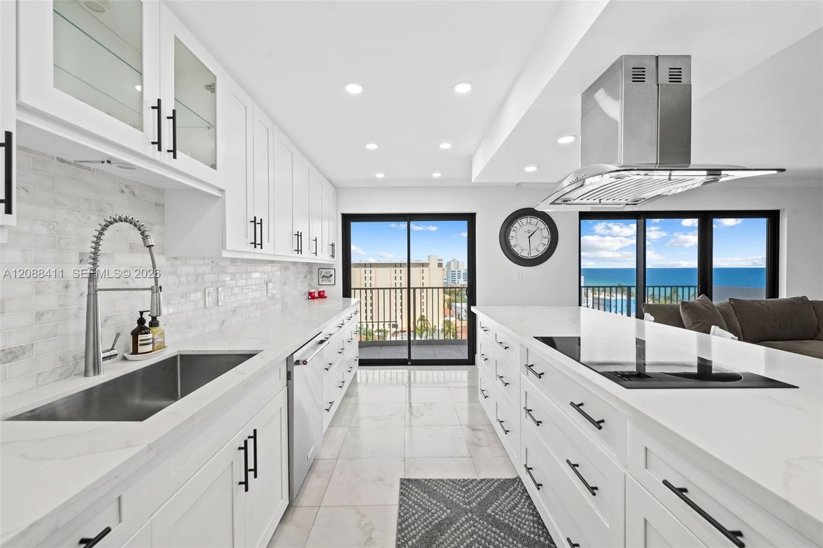 Summit Condo · #1008N in Hollywood - Photo 9