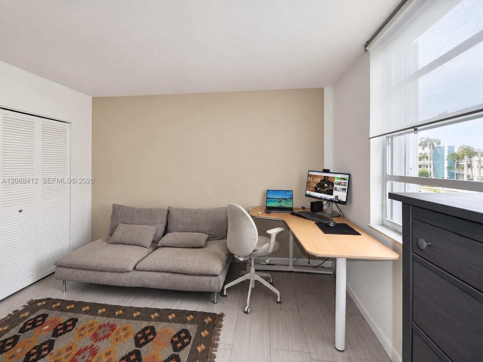 Bedroom/office